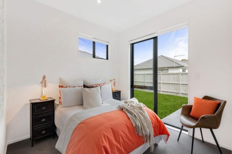 Photo of property in 36 Pepene Avenue, Takanini, 2112