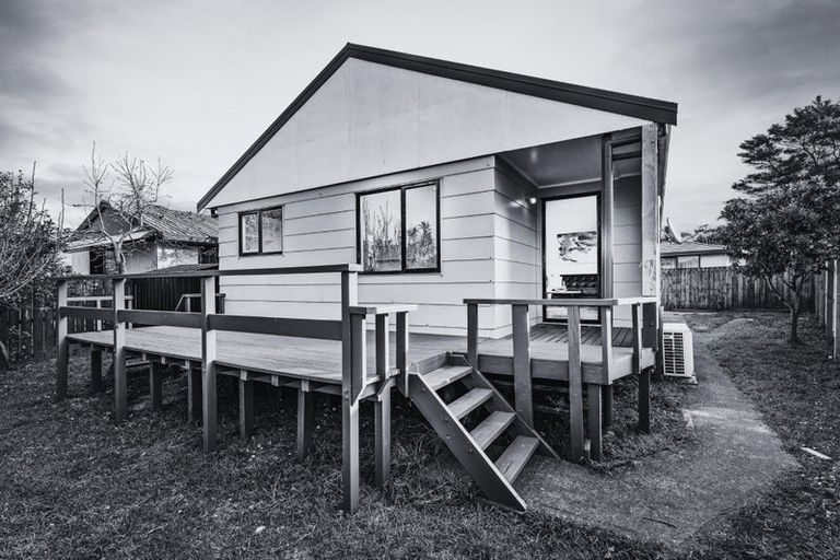 Photo of property in 12 Cameron Place, Ranui, Auckland, 0612