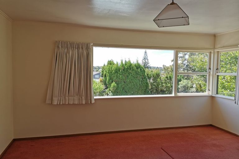 Photo of property in 21 Rosalind Road, Glenfield, Auckland, 0629