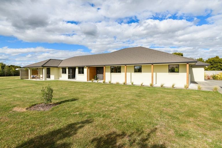 Photo of property in 100 Mount Taylor Drive, Feilding, 4775