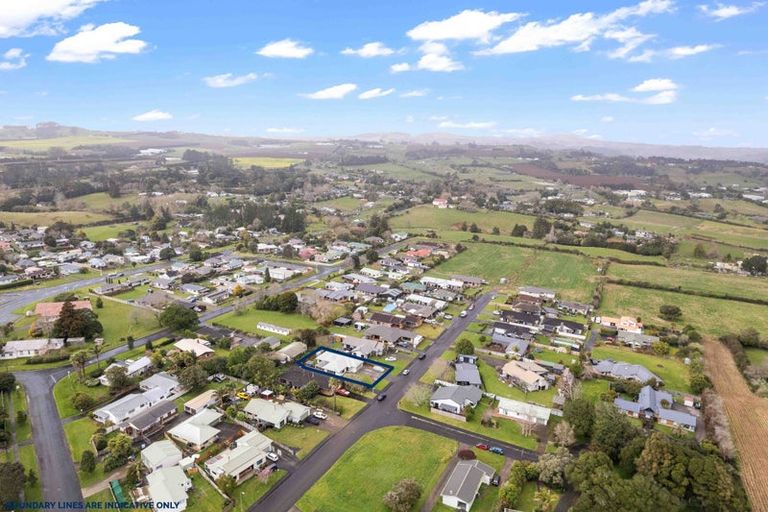 Photo of property in 1 Coolen Place, Tuakau, 2121