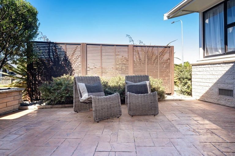 Photo of property in 23 Kent Terrace, Taradale, Napier, 4112