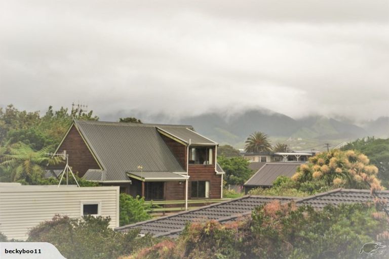 Photo of property in 2 Park Road, Paraparaumu Beach, Paraparaumu, 5032