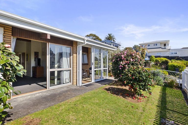 Photo of property in 20/1 Rimu Street, Strandon, New Plymouth, 4312