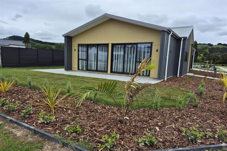 Photo of property in 3 Mataikokako Loop, Kawakawa Bay, 2585