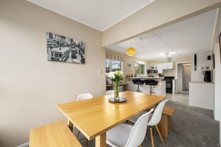 Photo of property in 39 Mark Avenue, Paparangi, Wellington, 6037