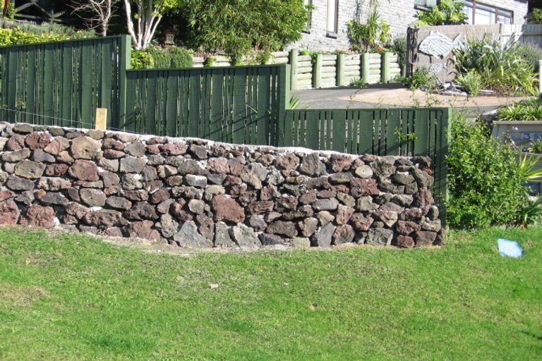 Photo of property in 11 Sykes Avenue, Hatfields Beach, Orewa, 0931