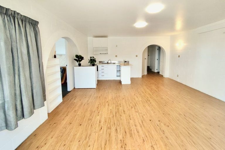 Photo of property in 14 Tatyana Place, Massey, Auckland, 0614