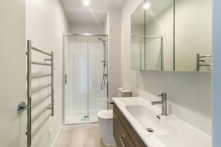 Photo of property in 588d Te Atatu Road, Te Atatu Peninsula, Auckland, 0610