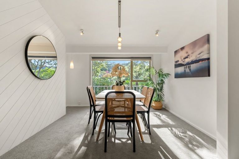 Photo of property in 7 Woodford Way, Crofton Downs, Wellington, 6035