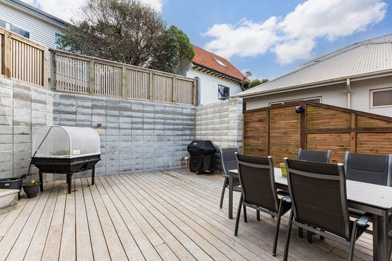 Photo of property in 16 Calcutta Street, Khandallah, Wellington, 6035