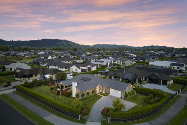 Photo of property in 26 Mike Smith Drive, Cambridge, 3434