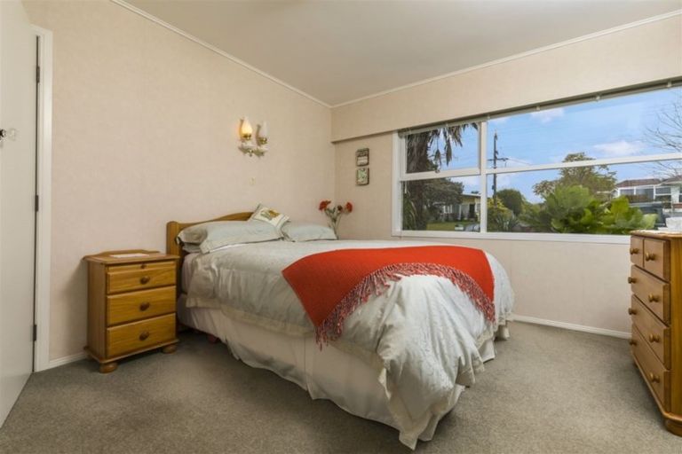 Photo of property in 26 Lyndhurst Road, Te Atatu South, Auckland, 0610