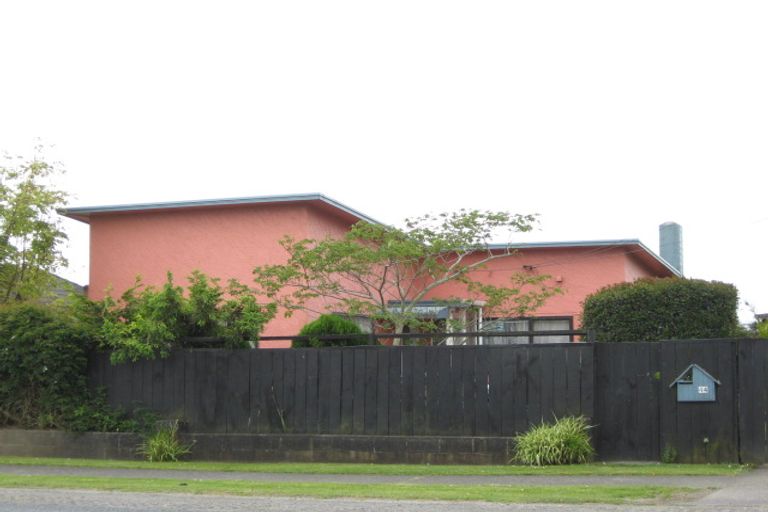 Photo of property in 44 Manuroa Road, Takanini, 2112