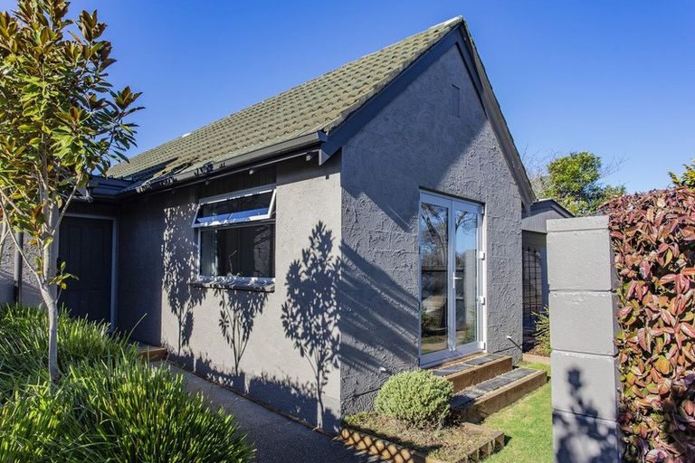 Photo of property in 34 Connemara Drive, Northwood, Christchurch, 8051