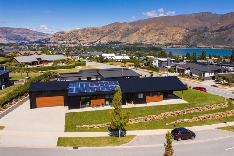 Photo of property in 20 Infinity Drive, Wanaka, 9305