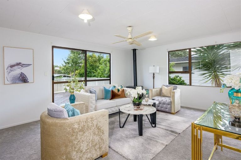 Photo of property in 1/66 Kamara Road, Glen Eden, Auckland, 0602