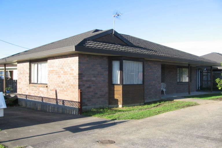 Photo of property in 1/281 Hobsonville Road, Hobsonville, Auckland, 0618