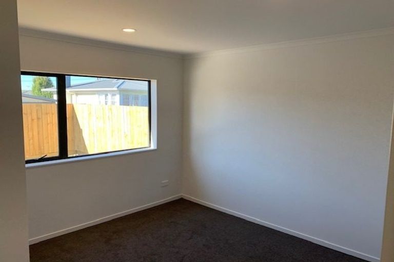 Photo of property in 35u2 Heath Street, Saint Andrews, Hamilton, 3200