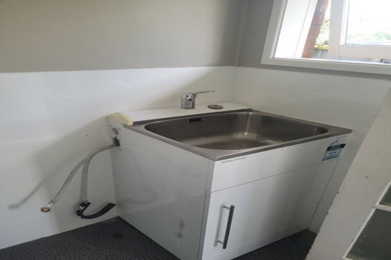 Photo of property in 5 Paine Place, Mangere, Auckland, 2022