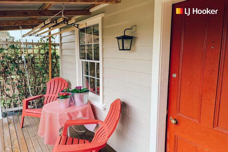 Photo of property in 10 Snowdon Street, Allanton, Mosgiel, 9092