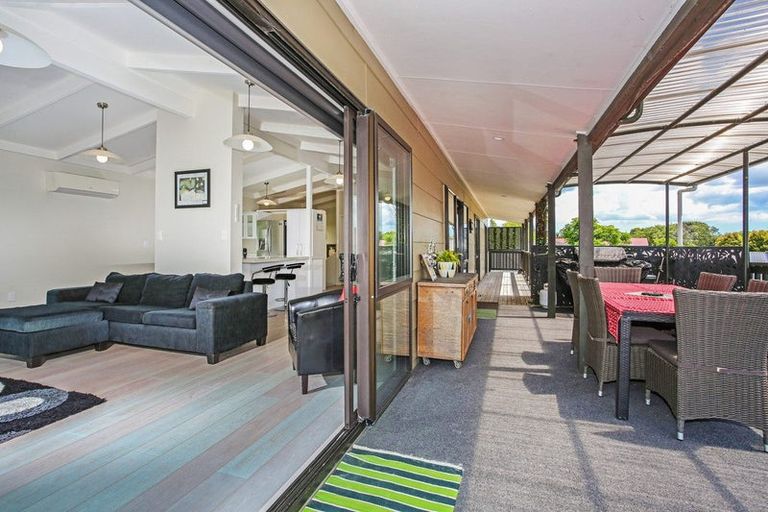 Photo of property in 11a Millen Place, Clarks Beach, 2122