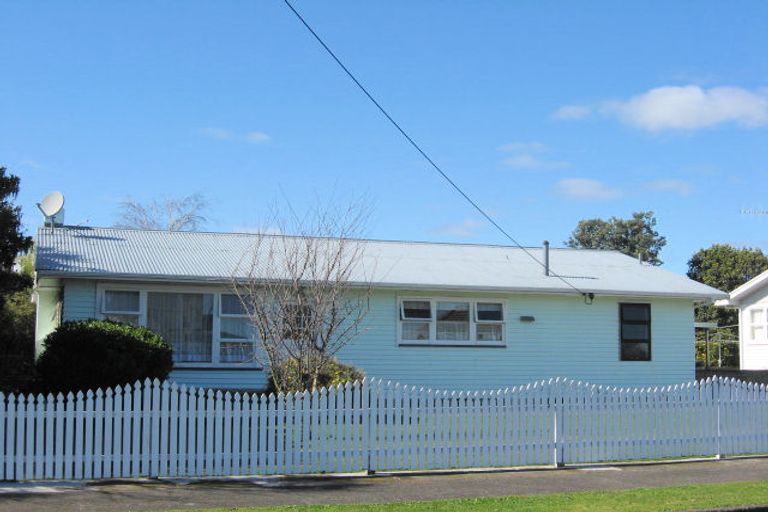 Photo of property in 8 Freyberg Street, Levin, 5510