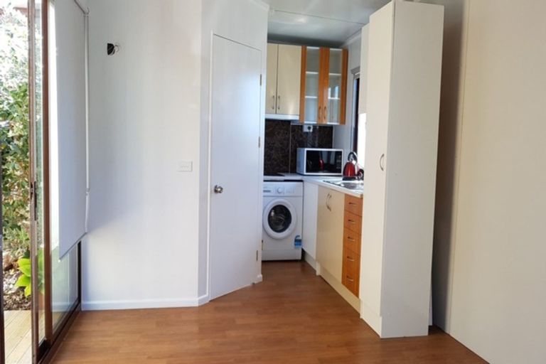 Photo of property in 1 Mackwell Road, Fairview Heights, Auckland, 0632