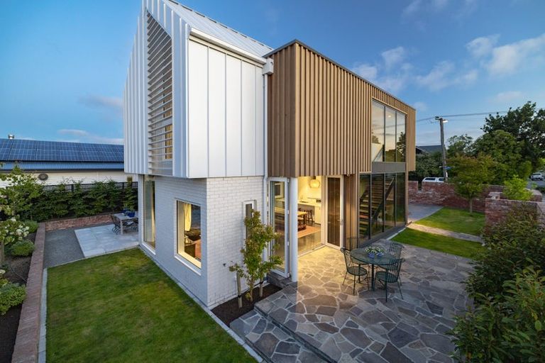 Photo of property in 51 Jeffreys Road, Bryndwr, Christchurch, 8052