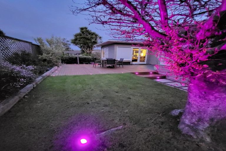 Photo of property in 6 Clifford Road, Johnsonville, Wellington, 6037