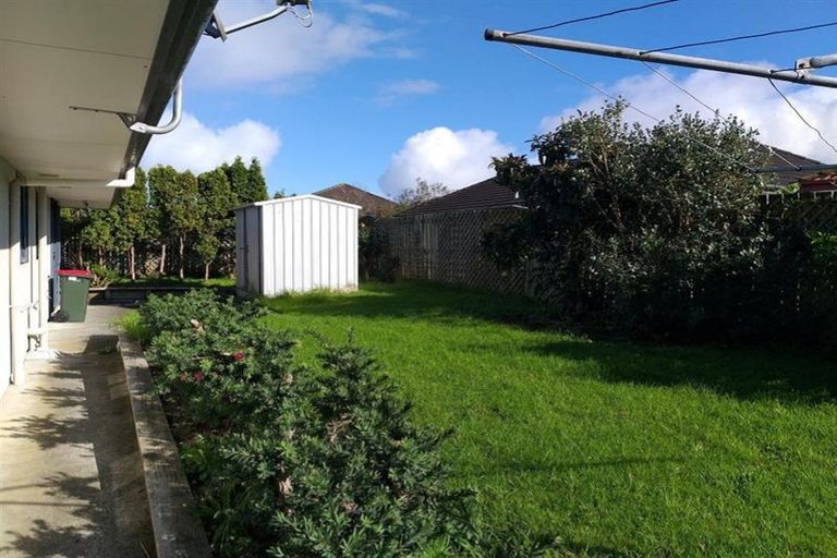 Photo of property in 6 Frank Bunce Grove, Flat Bush, Auckland, 2019