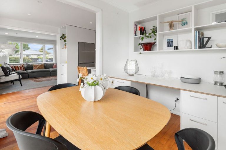 Photo of property in 25 Cambridge Terrace, Masterton, 5810