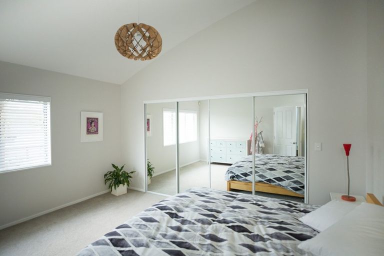 Photo of property in 48 Renata Crescent, Te Atatu Peninsula, Auckland, 0610