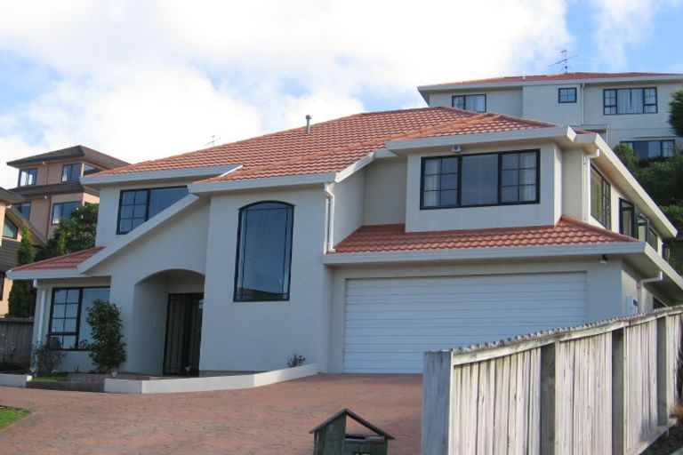 Photo of property in 17 Corsham Grove, Churton Park, Wellington, 6037