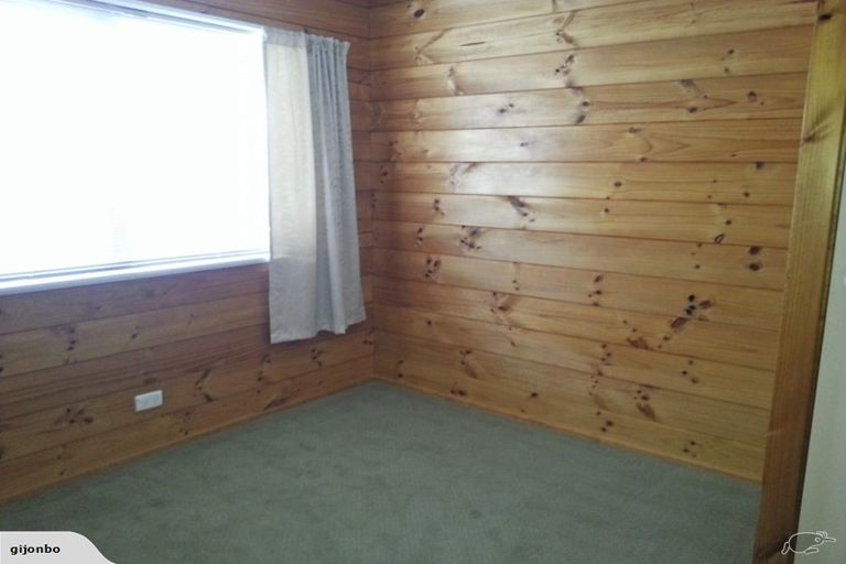 Photo of property in 35 Moffat Road, Red Beach, 0932