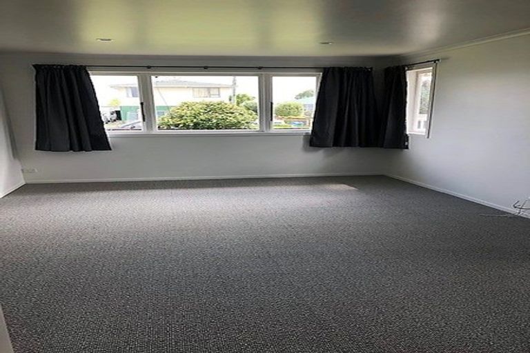 Photo of property in 27 Hill Crescent, Papakura, 2110