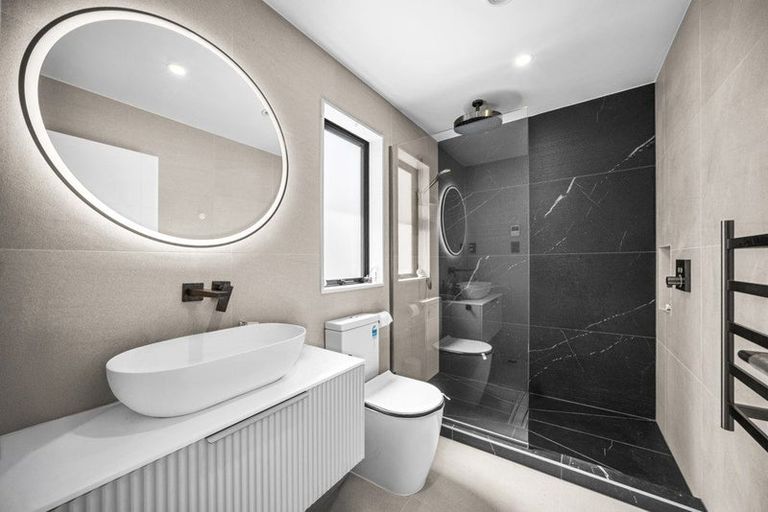 Photo of property in 25f Oteha Valley Road, Northcross, Auckland, 0632