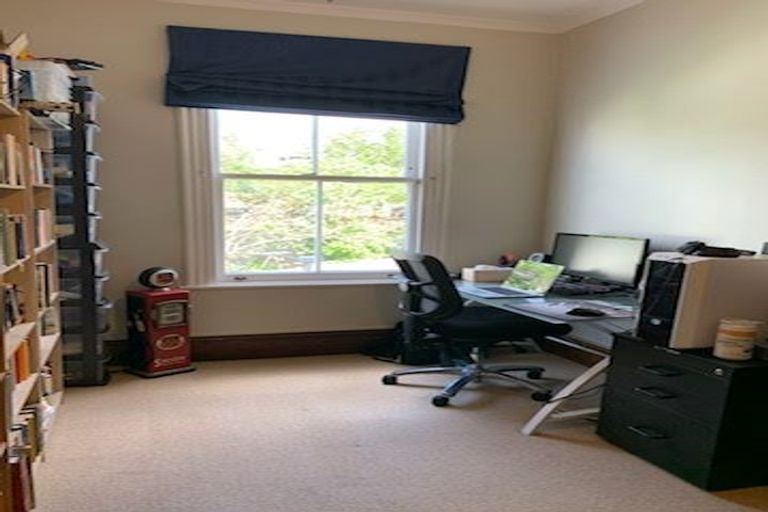 Photo of property in 71 Rolleston Street, Mount Cook, Wellington, 6021