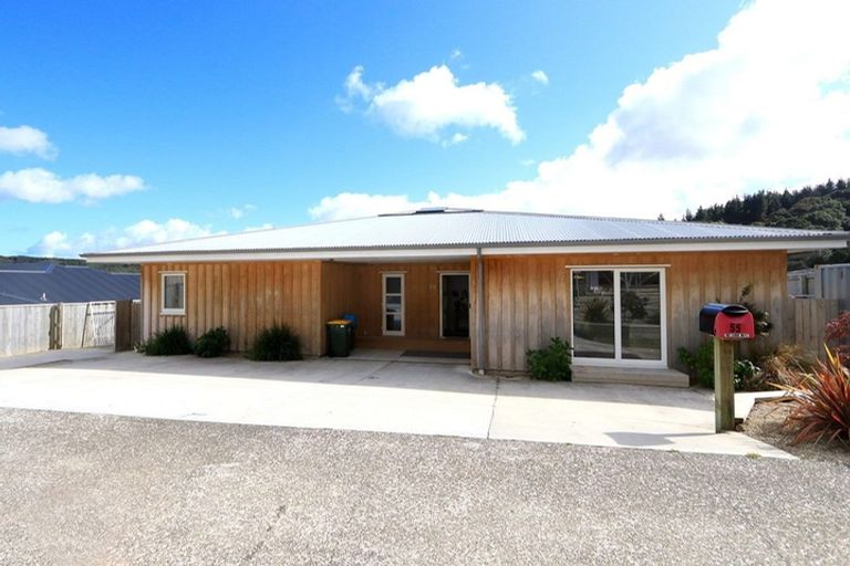 Photo of property in 55 Ruthven Road, Wainuiomata, Lower Hutt, 5014