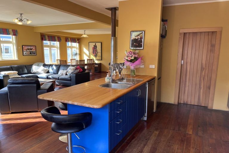 Photo of property in 55 Tauhinu Road, Miramar, Wellington, 6022