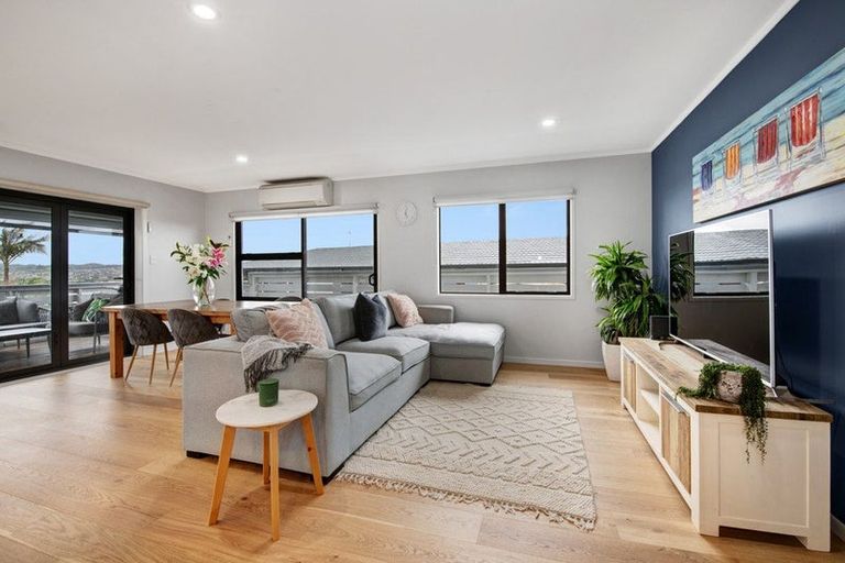 Photo of property in 23a Rosario Crescent, Red Beach, 0932