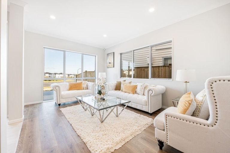 Photo of property in 60 Hikuawa Road, Flat Bush, Auckland, 2019