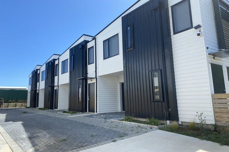 Photo of property in 9 Rountree Place, Conifer Grove, Takanini, 2112