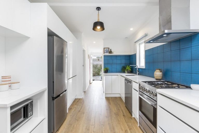 Photo of property in 36 Seabrook Avenue, New Lynn, Auckland, 0600