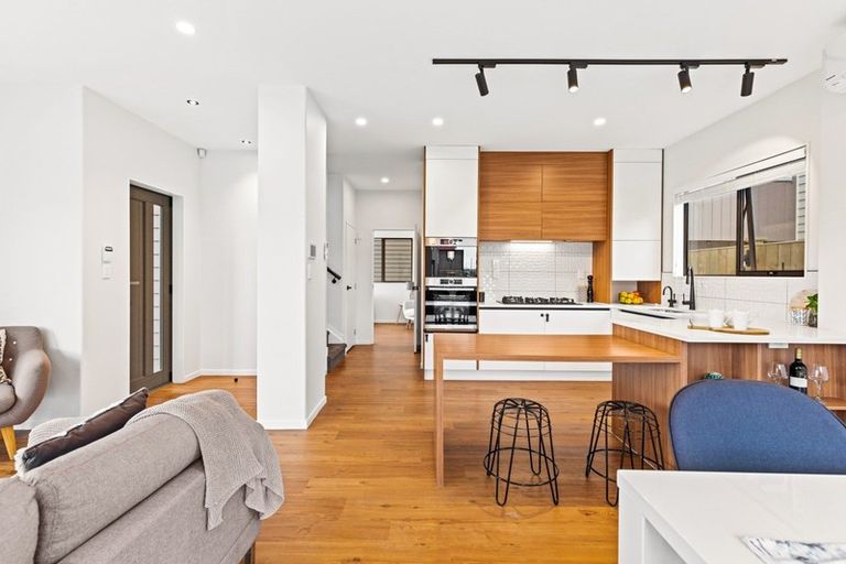 Photo of property in 4 Hea Road, Hobsonville, Auckland, 0616