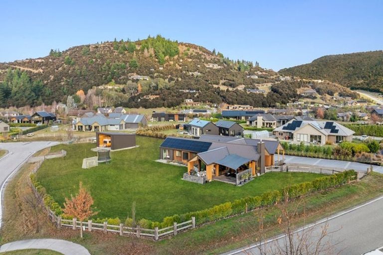 Photo of property in 18 Mount Linton Avenue, Wanaka, 9305