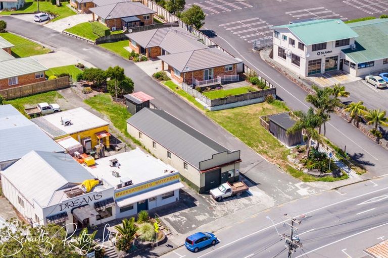 Photo of property in 15 Riverview Place, Maungaturoto, 0520