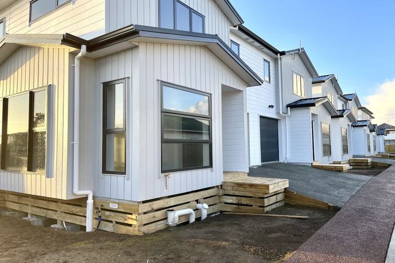 Photo of property in 65c Manuroa Road, Takanini, 2112