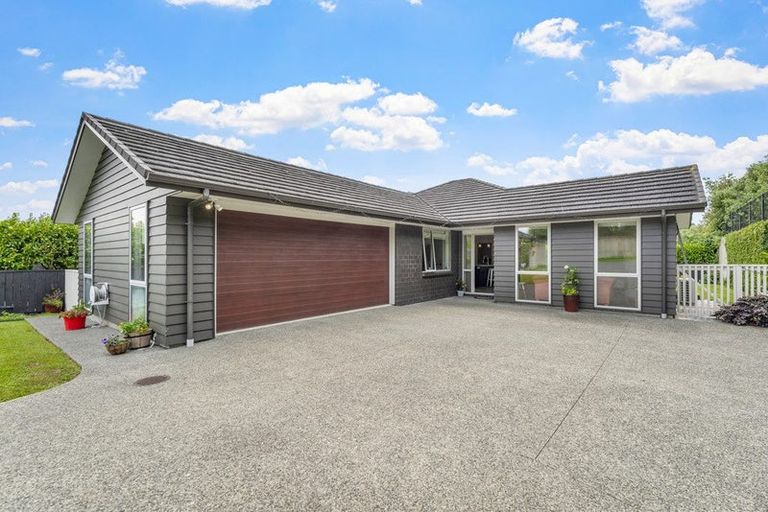 Photo of property in 3 Boocock Crescent, Orewa, 0931
