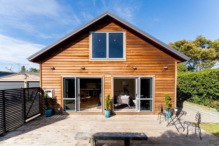 Photo of property in 8a Queen Street, Brighton, Dunedin, 9035